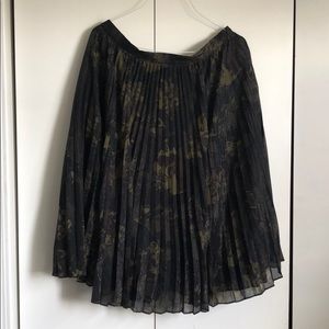 Jennifer Lopez Pleated skirt